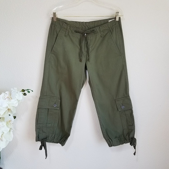 Levi's Jeans Cargo Capri Pants - Picture 1 of 8